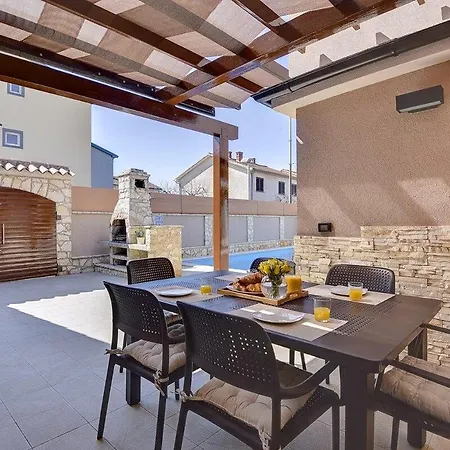 Magnifica Villa