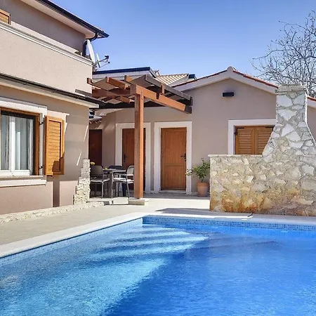 Magnifica * Пула