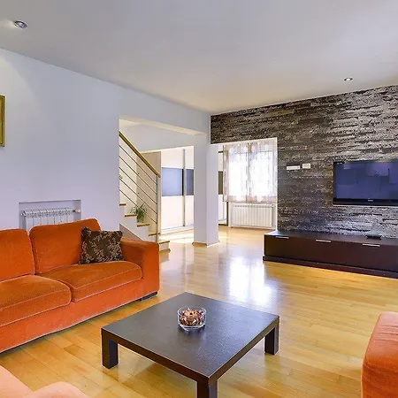 Magnifica * Пула